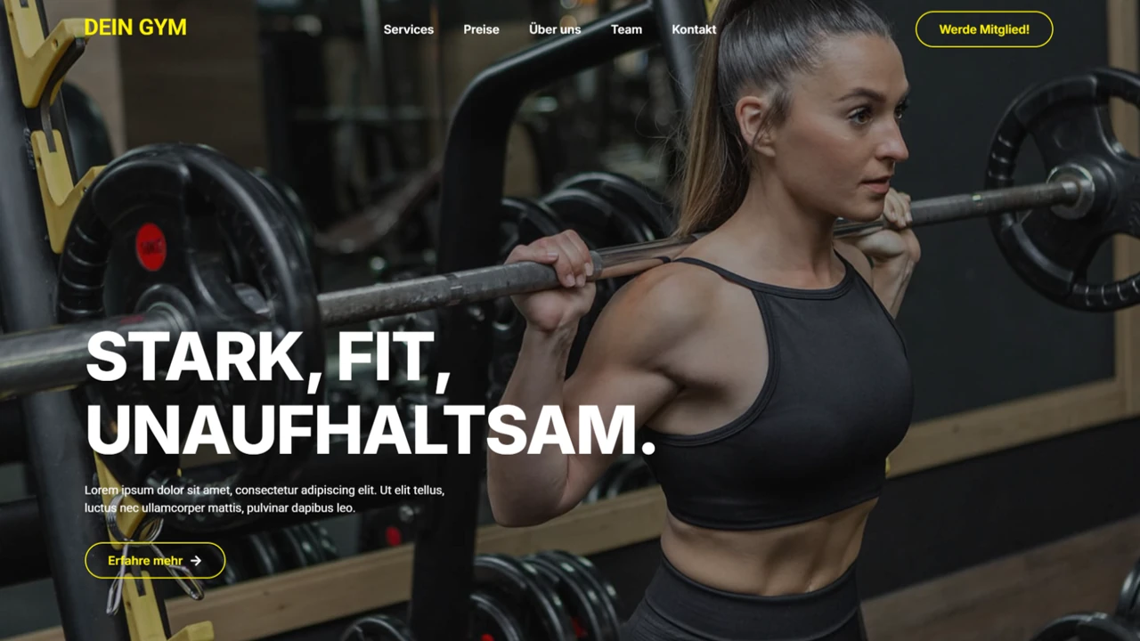Frau macht Kniebeugen mit Langhantel im Fitnessstudio