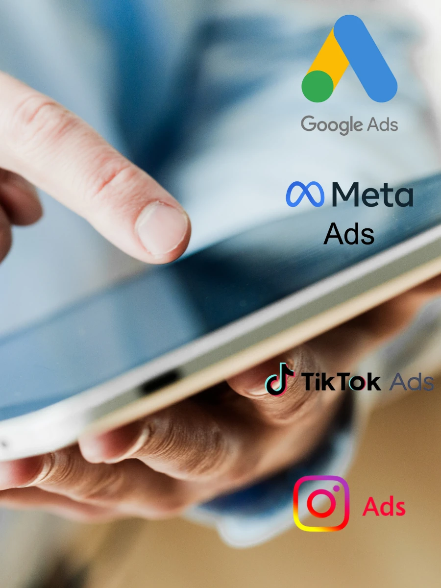 Performance-Marketing mit Online-Werbeanzeigen über Google Ads, Meta Ads und TikTok Ads auf dem Smartphone